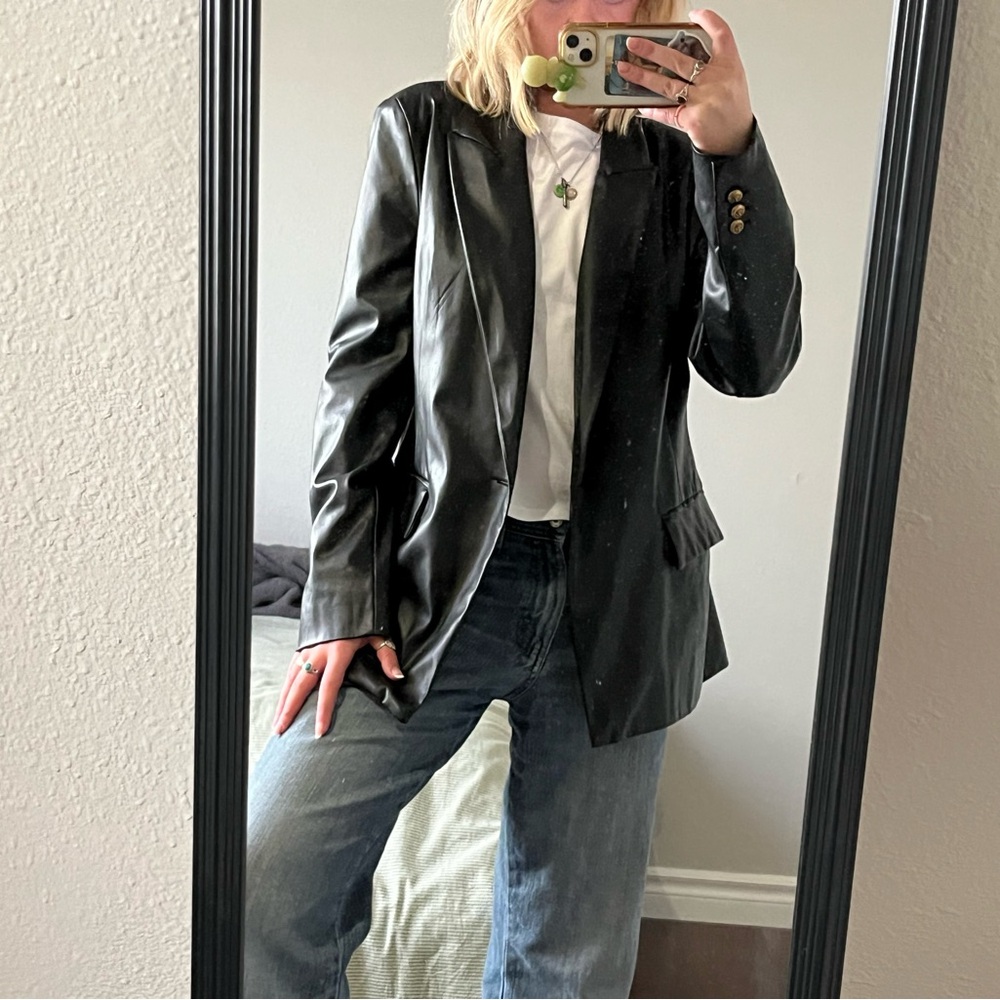 Chic Black Leather Blazer